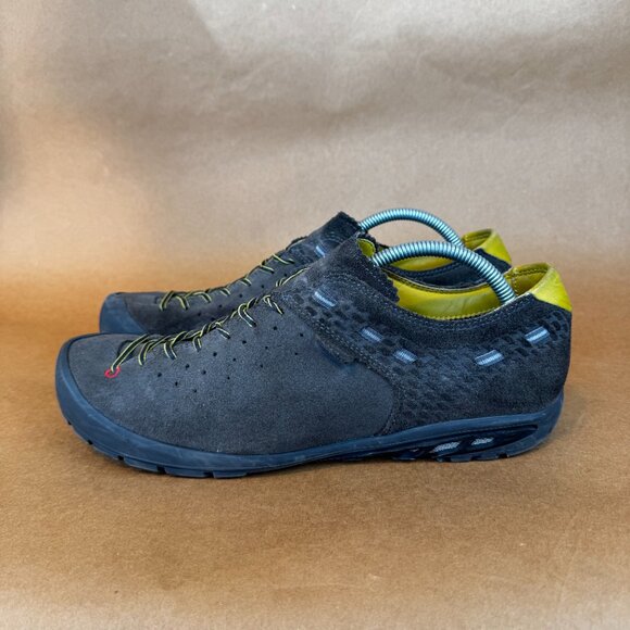 Men's Athletic Shoes in Black and Yellow - Picture 5 of 6